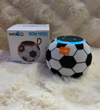 Bocina Bluetooth IMEGO FM049 balón de fútbol